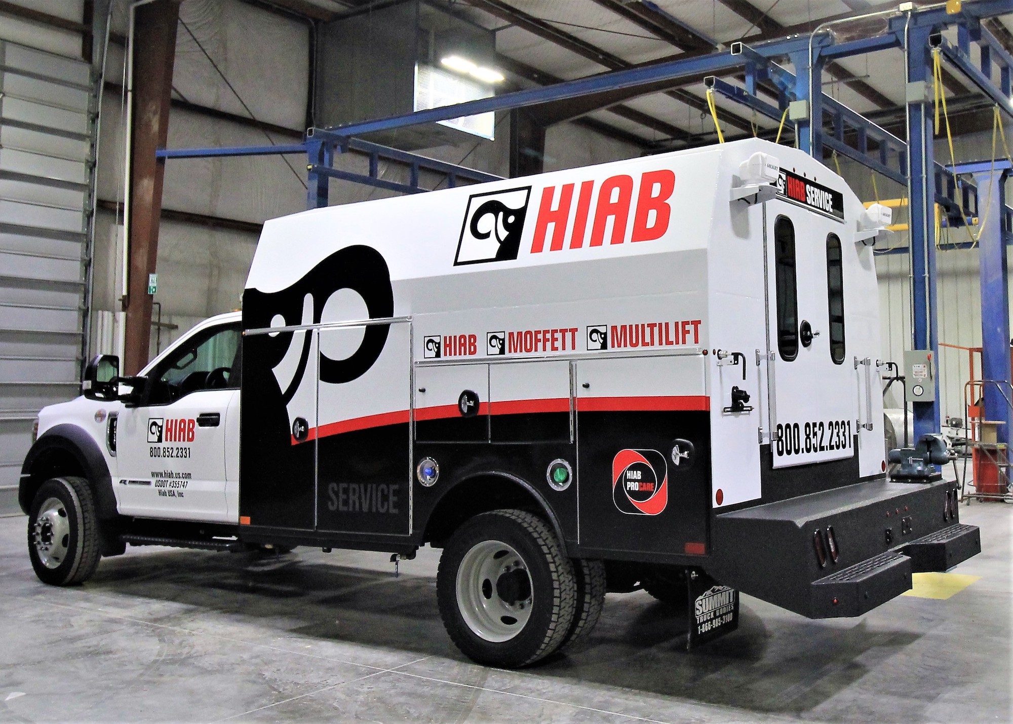 Hiab canopy truck body with lube systems