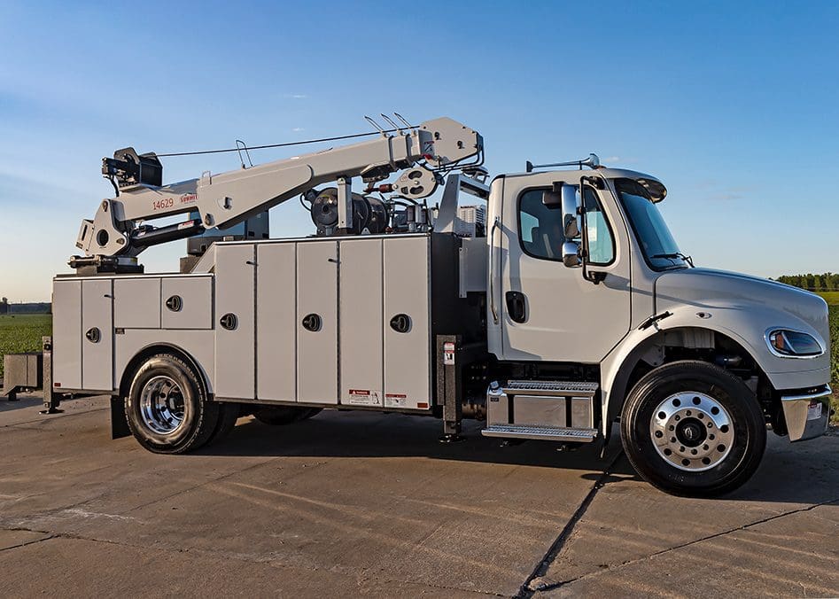 Freightliner and 14'10 Series truck body with 14k crane