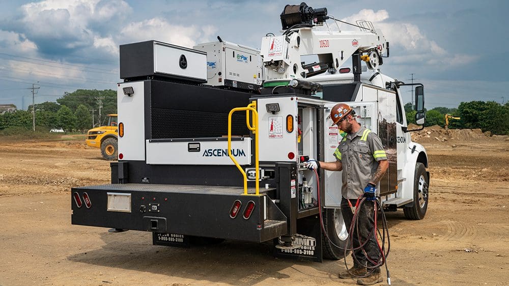 equipment dealer's summit service trucks