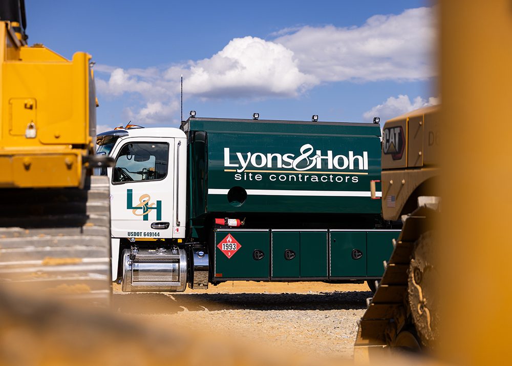 Lyons-Hohl_ Fuel and Lube truck on the job
